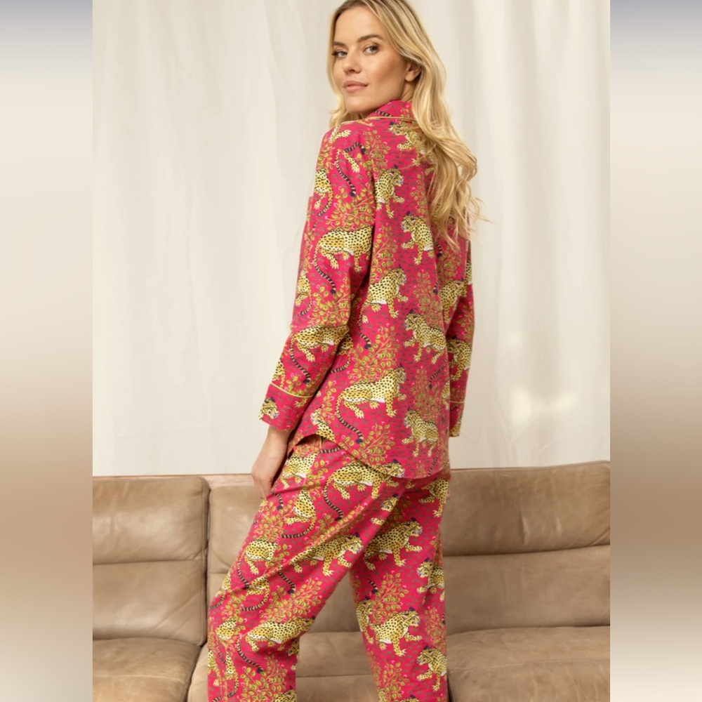 Print fresh super cute pajama!!!